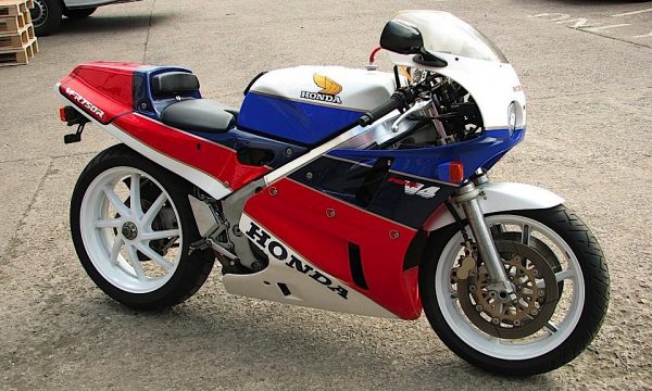 HONDA VRF 750 R ( Honda RC30) – (1988) – Giappone